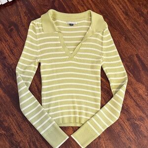 American Eagle Green sweater